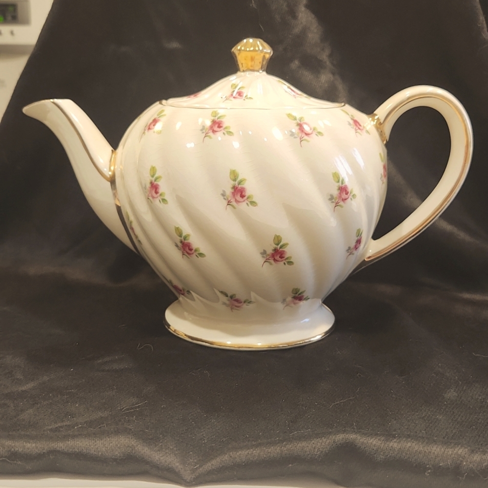 Vintage teapot by Sadler, England Never used